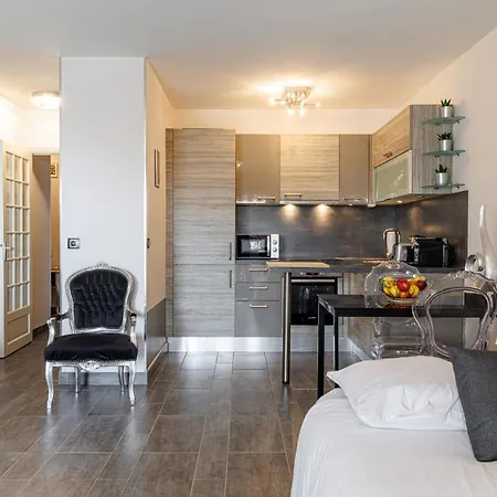 Les Balcons D - Avec Terrasse Vue Et Piscine Apartment *